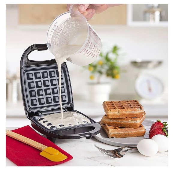 Rae Dunn waffle maker - Picture 5 of 10